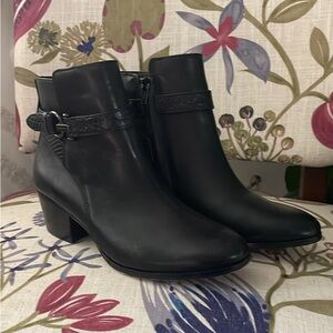 Coach ankle boots size 6